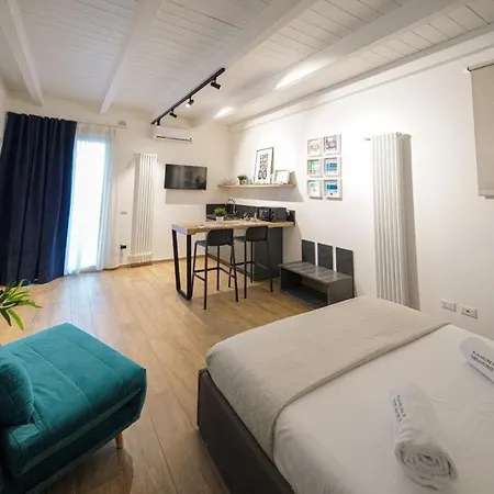 Run House 07 & Guest house